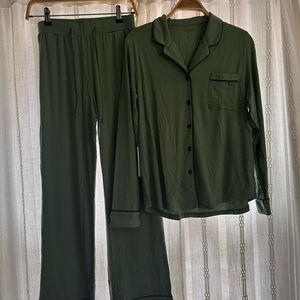 Cozy Earth Women’s Bamboo Stretch Knit Classic Long Pajama Set, Color Fern